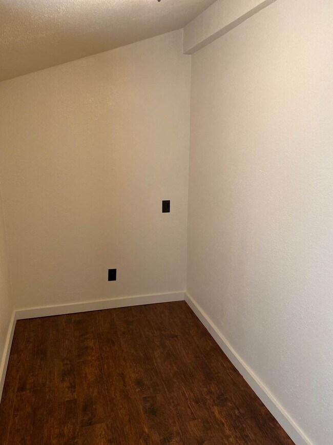 Photo - 645 Cullum St Unit 645
