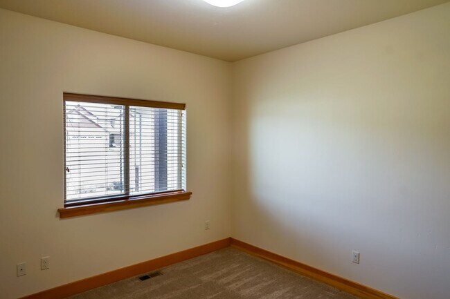 Photo - One Month's Free Rent