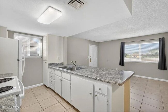 Photo - 860 E Brown Rd