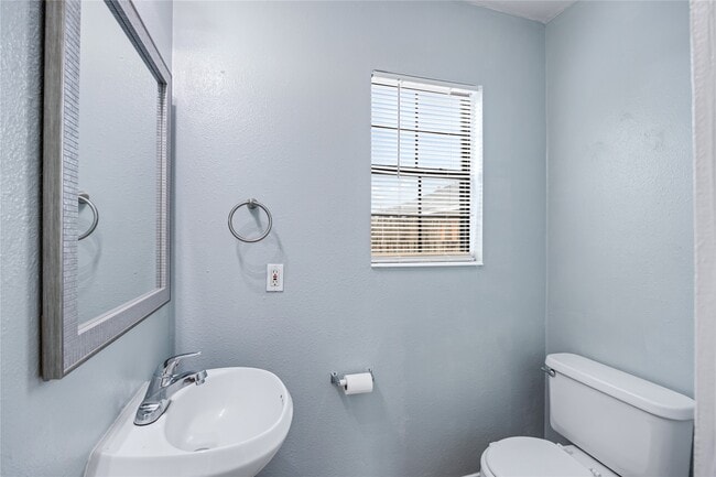 Photo - 68 Annette Ln