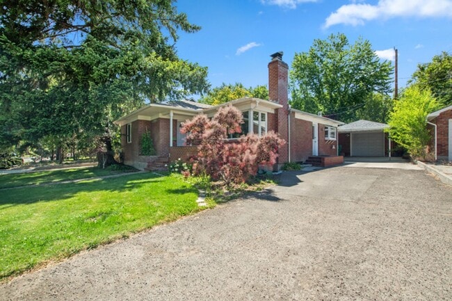 Photo - Old Southwest 2 bed / 1 bath / 1 car garage REMODELED & Move In Ready