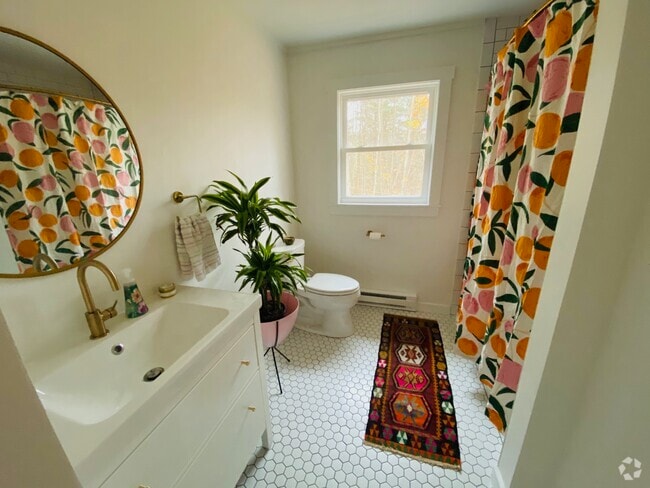Building Photo - 367 Belwood Ave Unit Upstairs Rental