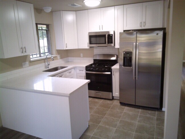 Photo - 11642 Harrow St