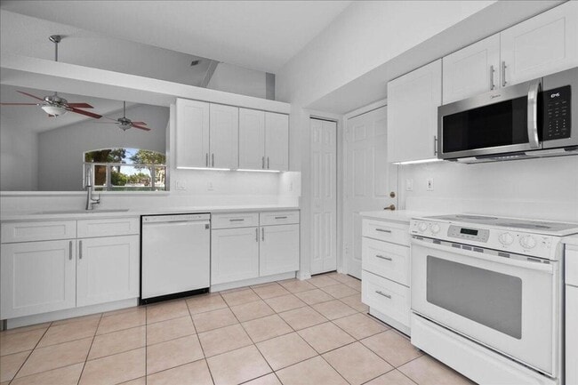 Building Photo - 5143 Elpine Way Rental