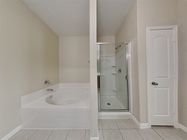 Photo - 692 Totem Trail Dr