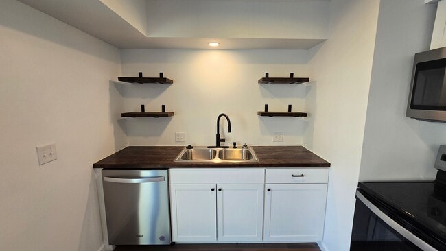 Photo - 2 Bedroom/ 1.5 Bathroom Townhouse Church Hill, TN