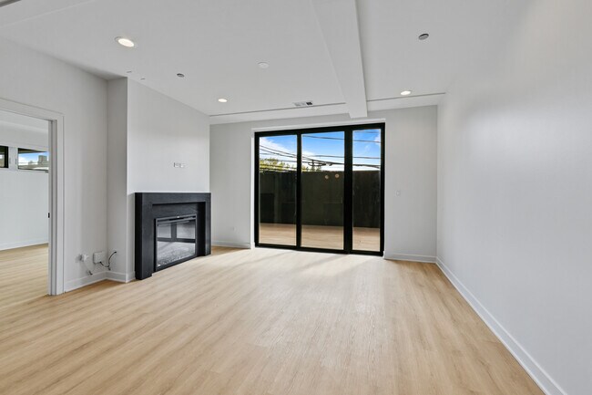 Photo - 1801 W Grand Ave