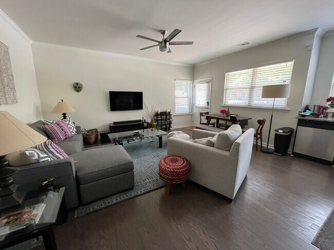 Photo - 2042 Bolton Rd NW