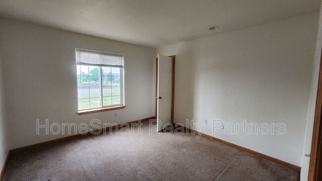 Photo - 203 W Coal Creek Dr