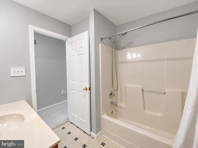 Photo - 103 Red Rock Cir