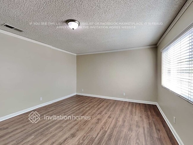 13515 Raven St