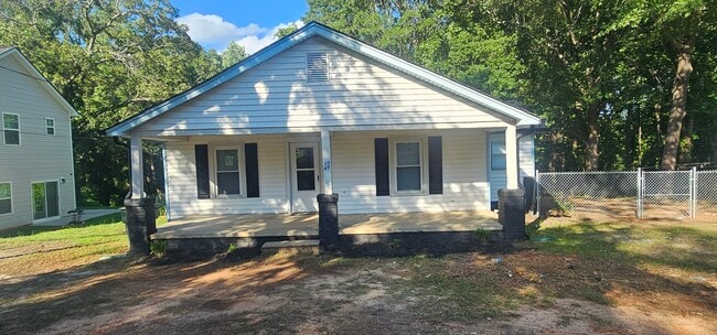 Building Photo - 1040 East Dr