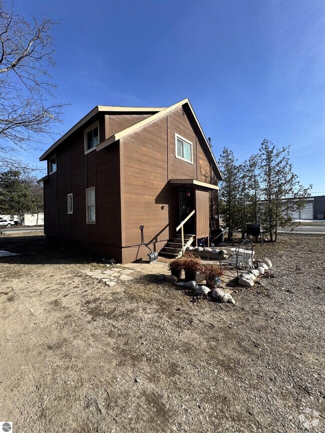 Building Photo - 1540 Barlow St Rental