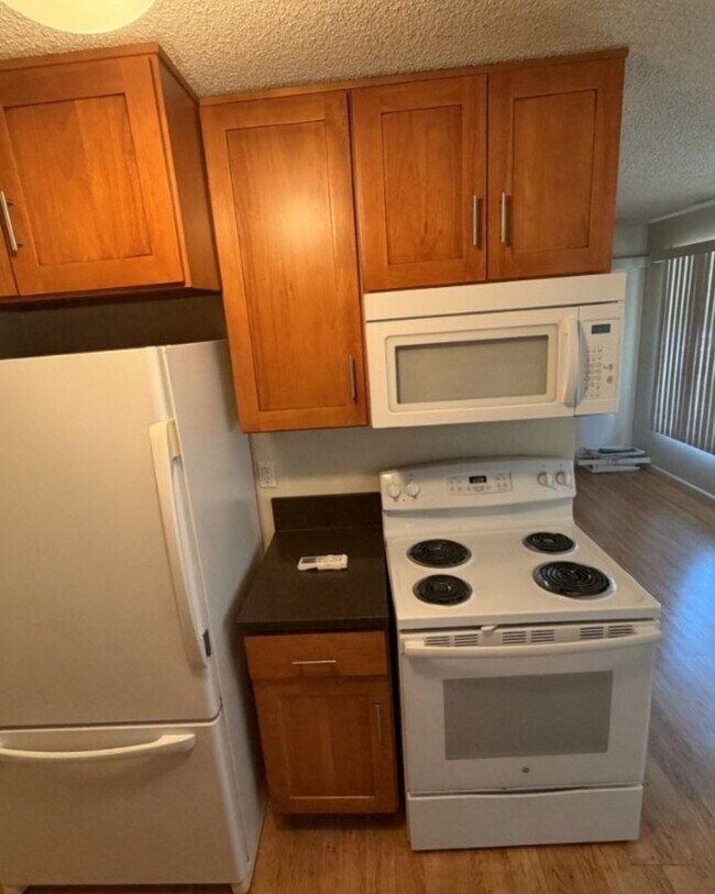 Cha-Ray Apartments