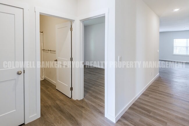 Photo - 7492 Bendire Lp