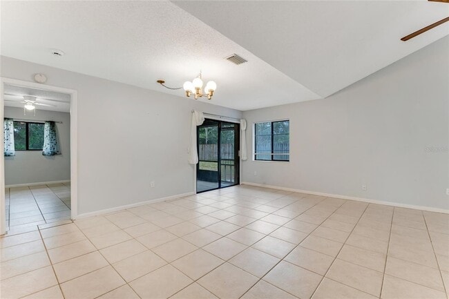 Photo - 49 Braddock Ln