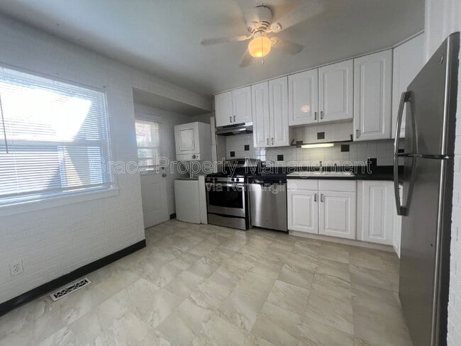 Photo - 8910 Hoyt Dr