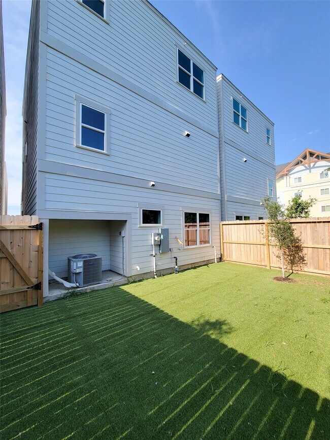 Photo - 7705 Earl Rudder Wy