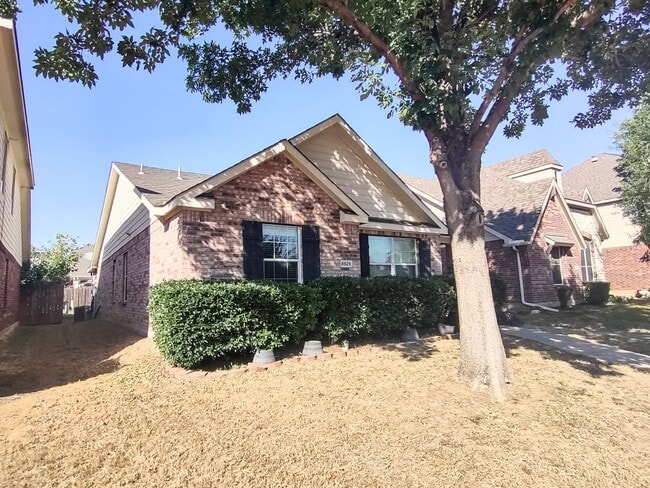 Photo - Beautiful home in nice neighborhood