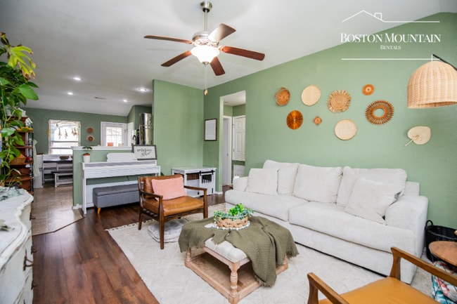 Photo - 1121 Apollo Dr