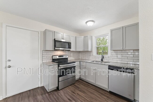 Photo - 5026 Locust Ave