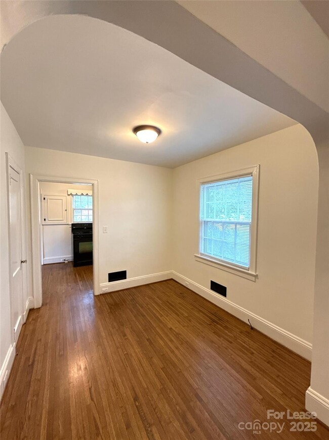 Photo - 1901 Armstrong Park Dr