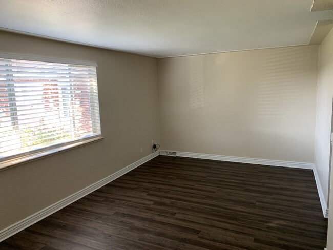 Freshly Updated 1-Bedroom Apartment in Denver – Move-In Ready!
