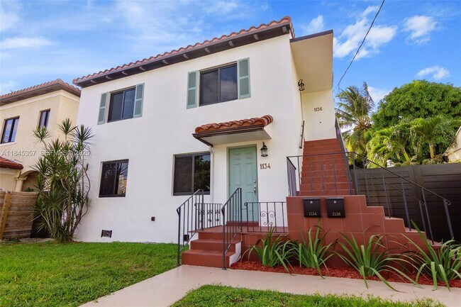 Photo - 1136 SW 12th Ct Unit 1136