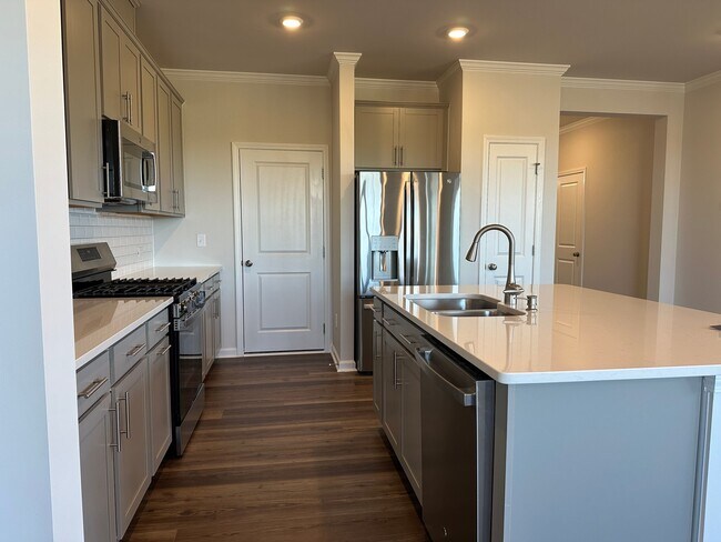 Photo - 2210 Caen St