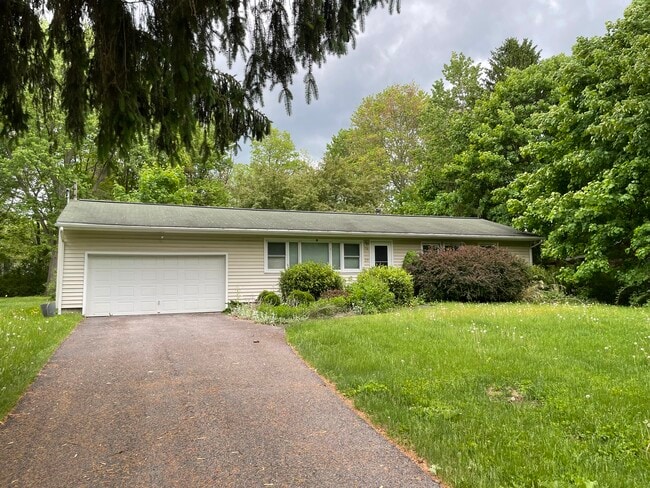 Photo - 219 Tareyton Dr