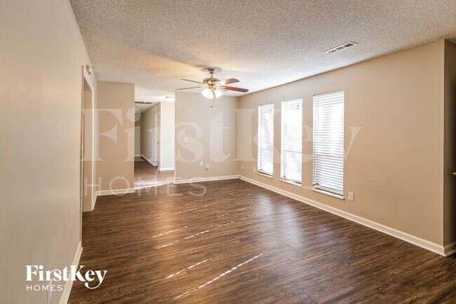 Photo - 111 Boone Dr