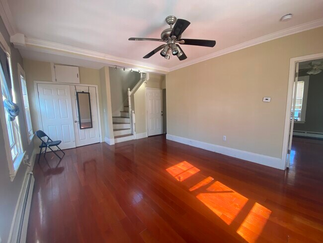 Building Photo - 67 Flint St Unit 2 Rental