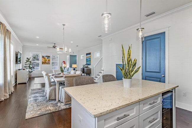 Photo - 411 Glenview Dr