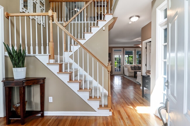 Photo - 1250 Abercorn Trce