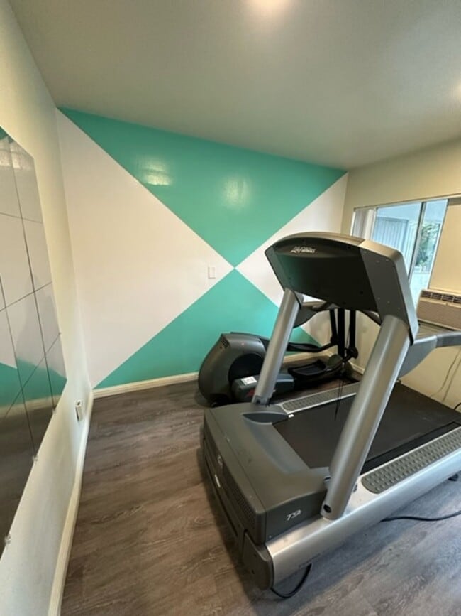 Photo - 18400 Prairie Street