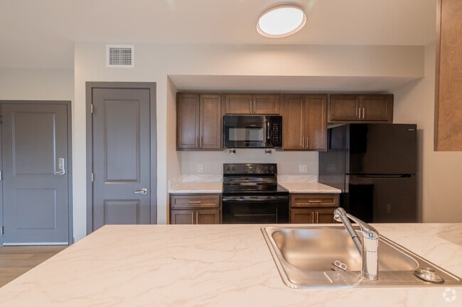 1BR, 1BA - 640SF - Kitchen