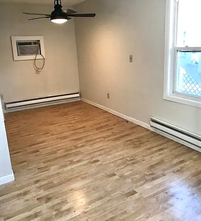 209 W Beardsley Ave Unit 1