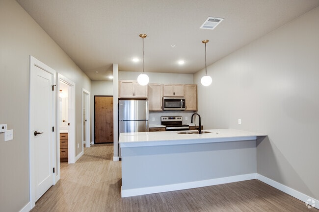 Studio - 635SF