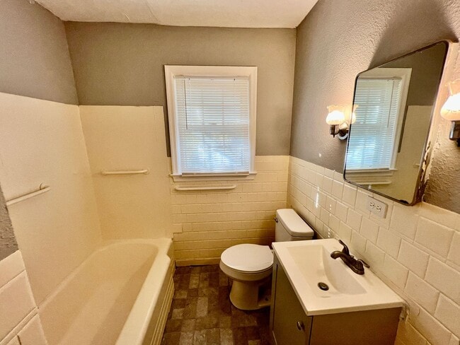 Photo - 2304 S Hall Rd