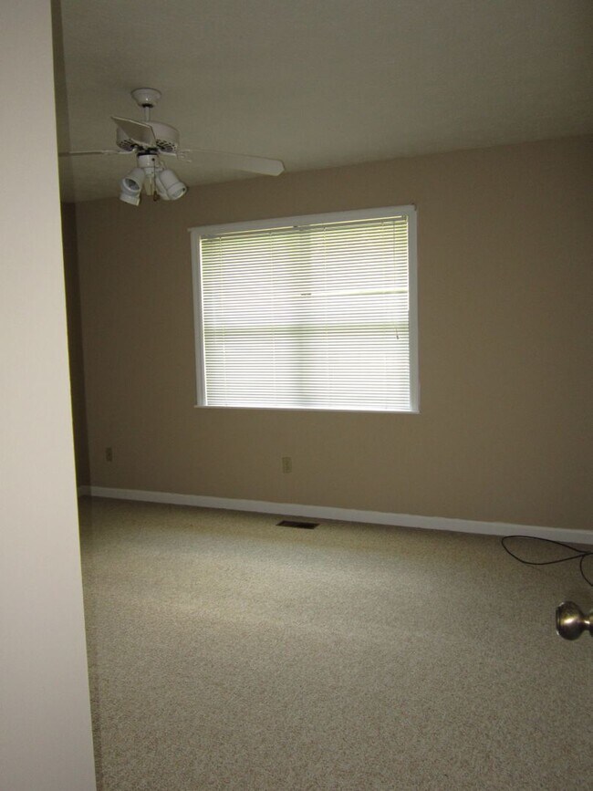 Photo - Hampton 1367-1369 Unit 1367