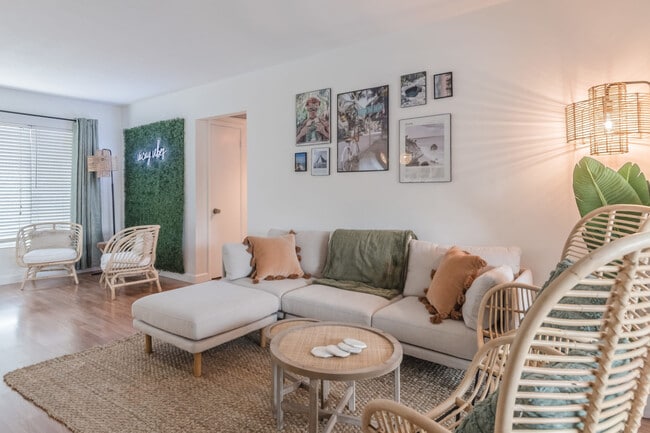 Photo - 1321 Chesterfield Dr Unidad ID1018173P