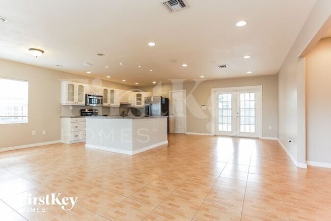 Photo - 7730 NW 39th St