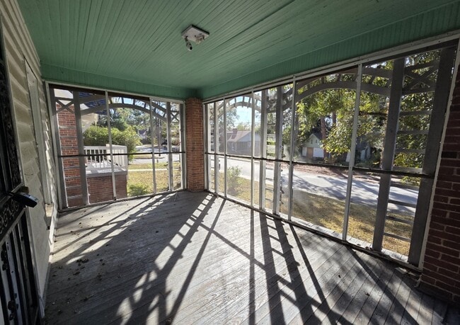 Photo - 1182 Brentwood Ave