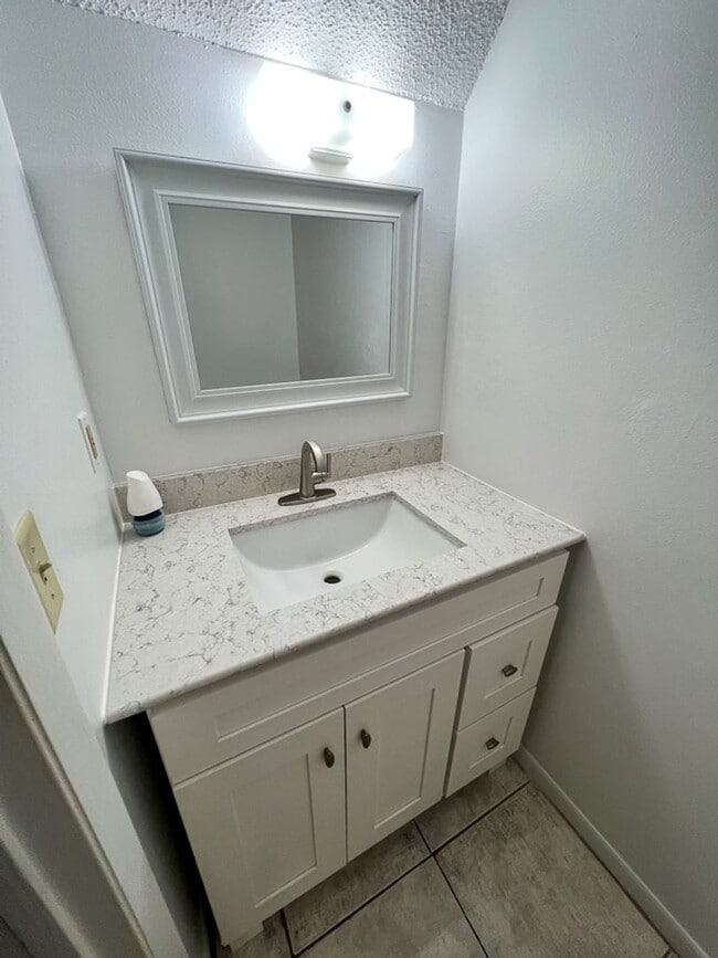 Photo - 2265 - McIntosh Unit 2265-3