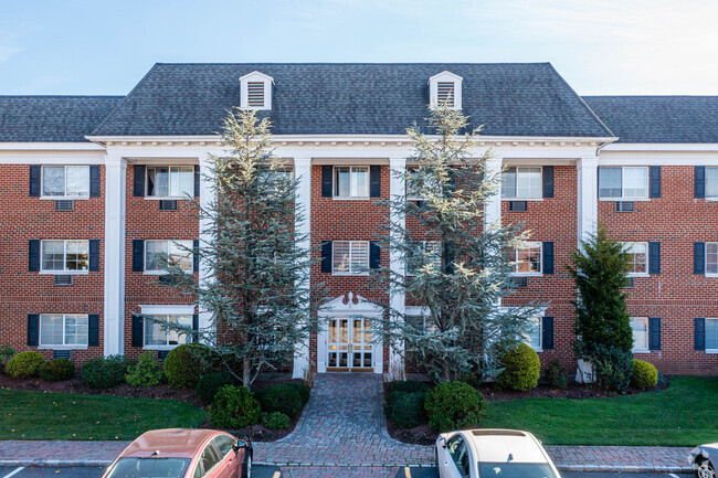 Entrance - Building 6 - Summit House Apts