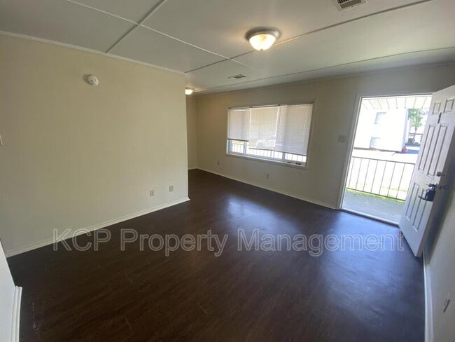 Photo - 1620 S H St