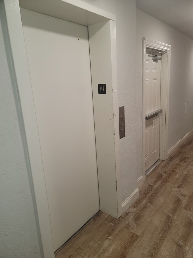 Crestview Apartments Saint Charles, MO