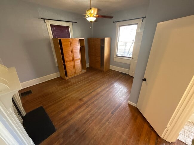 Photo - 1098 Center St NW