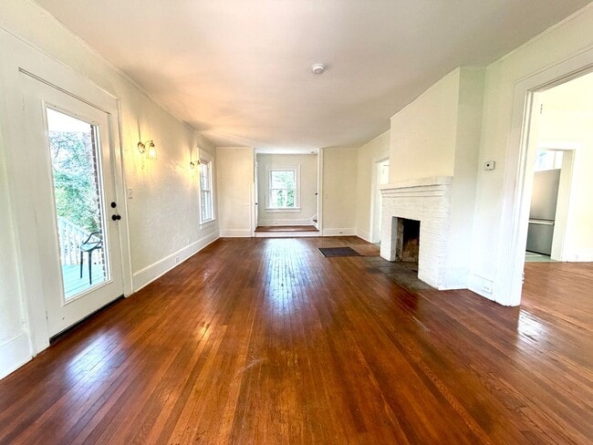 Photo - 72 Buchanan Ave