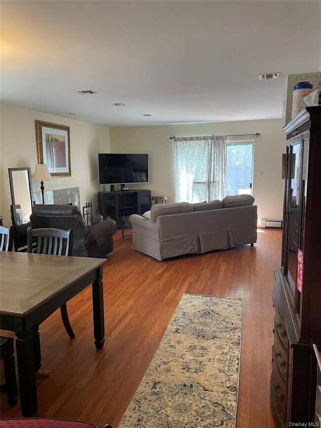 Photo - 67 Sagamore Hill Dr
